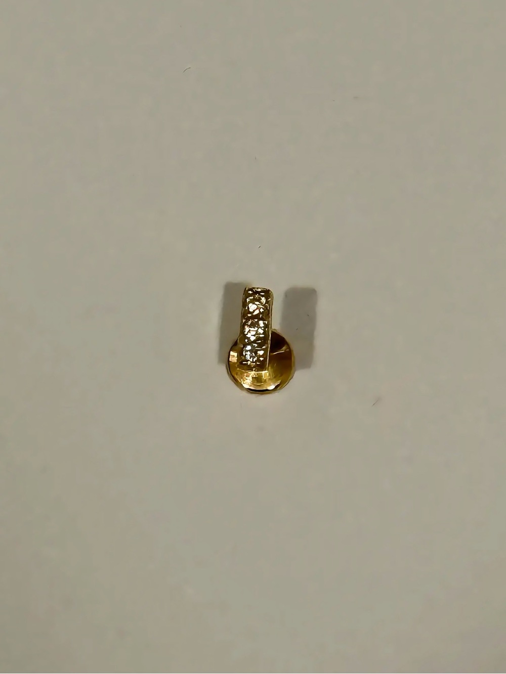 Tiny CZ Bar Threadless Flatback Nose Stud Gold 18G 5mm Surgical Steel Like New - Picture 4 of 5